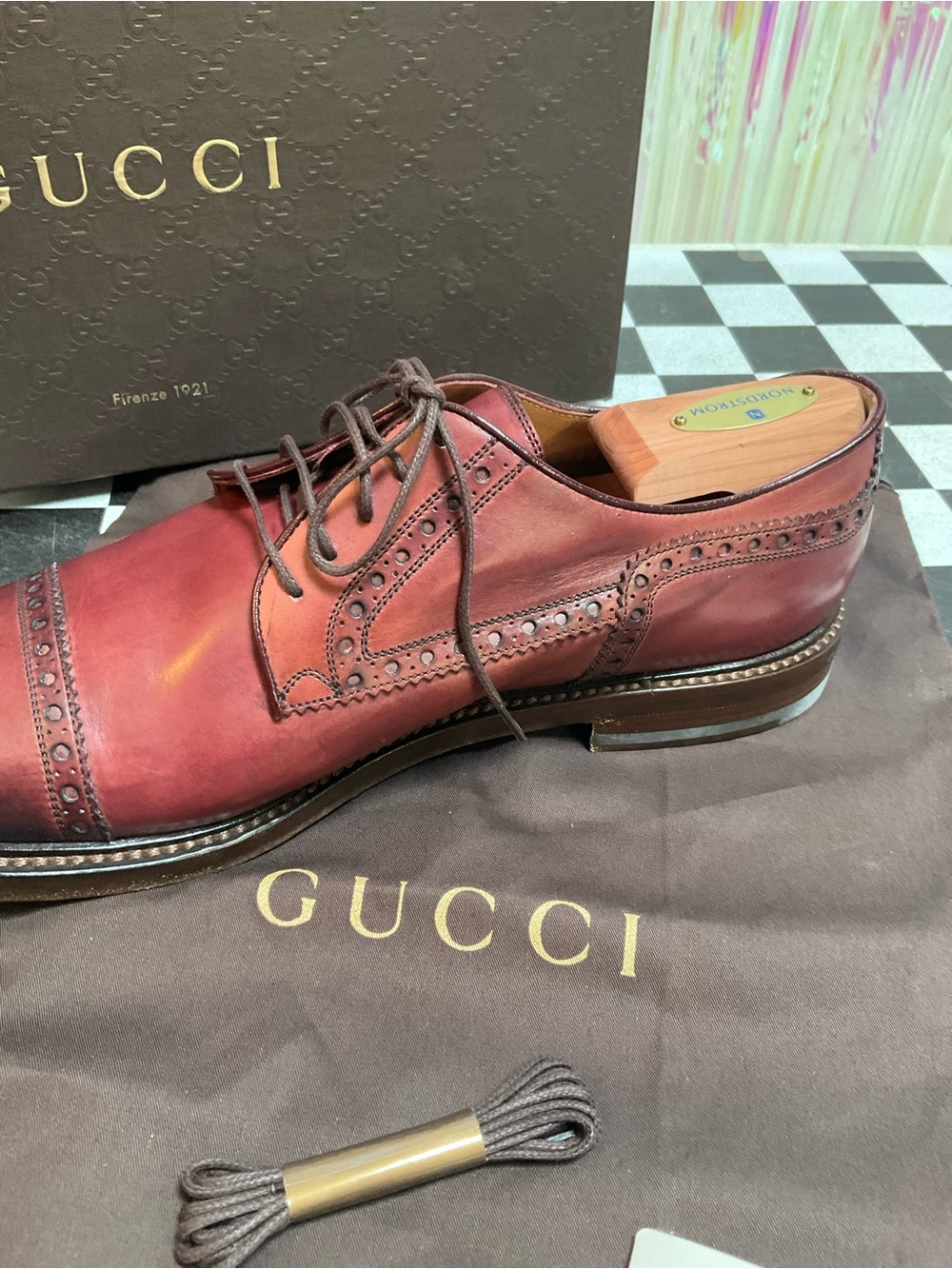 Gucci Men’s Bordeaux Leather Wingtip Oxfords - Picture 7 of 12
